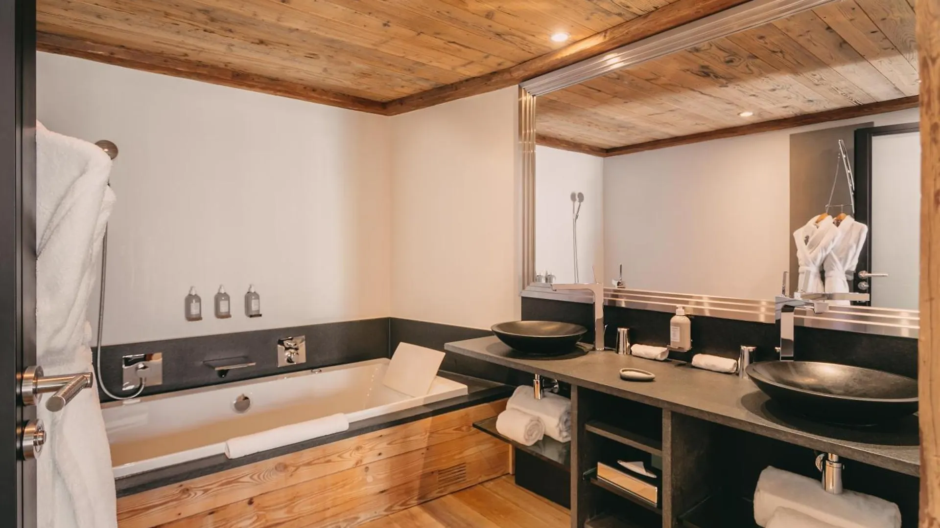Les Suites - Maison Bouvier Tignes 5*,